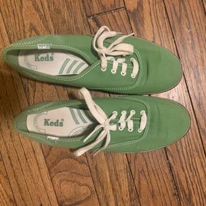 Keds shoes 💚💚💚